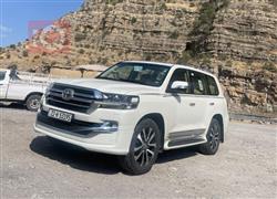 تۆیۆتا لاند کروزەر